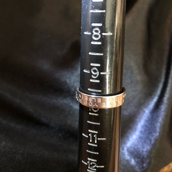 Band/ Ring - Picture 4 of 4